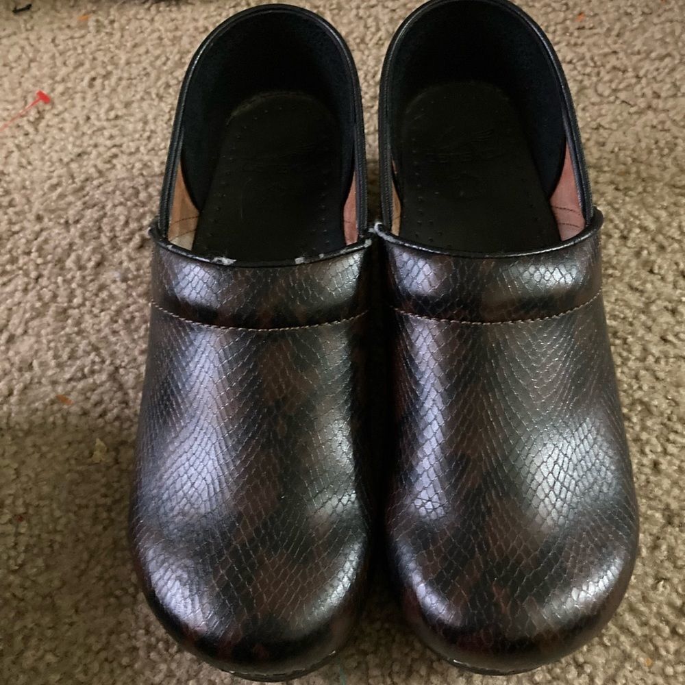 Womens Dansko Animal Print Nursing Shoes Clogs